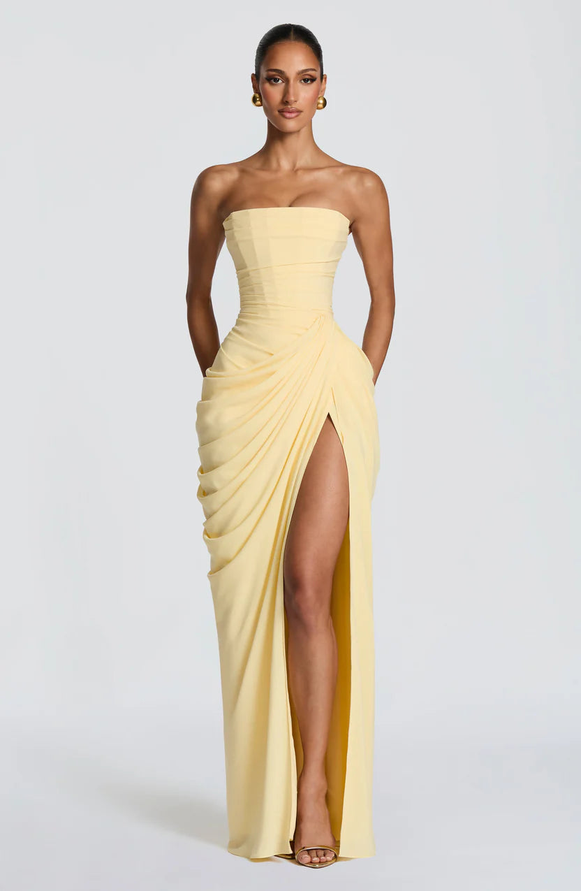 Valeria | Elegancia escultural que define tu figura