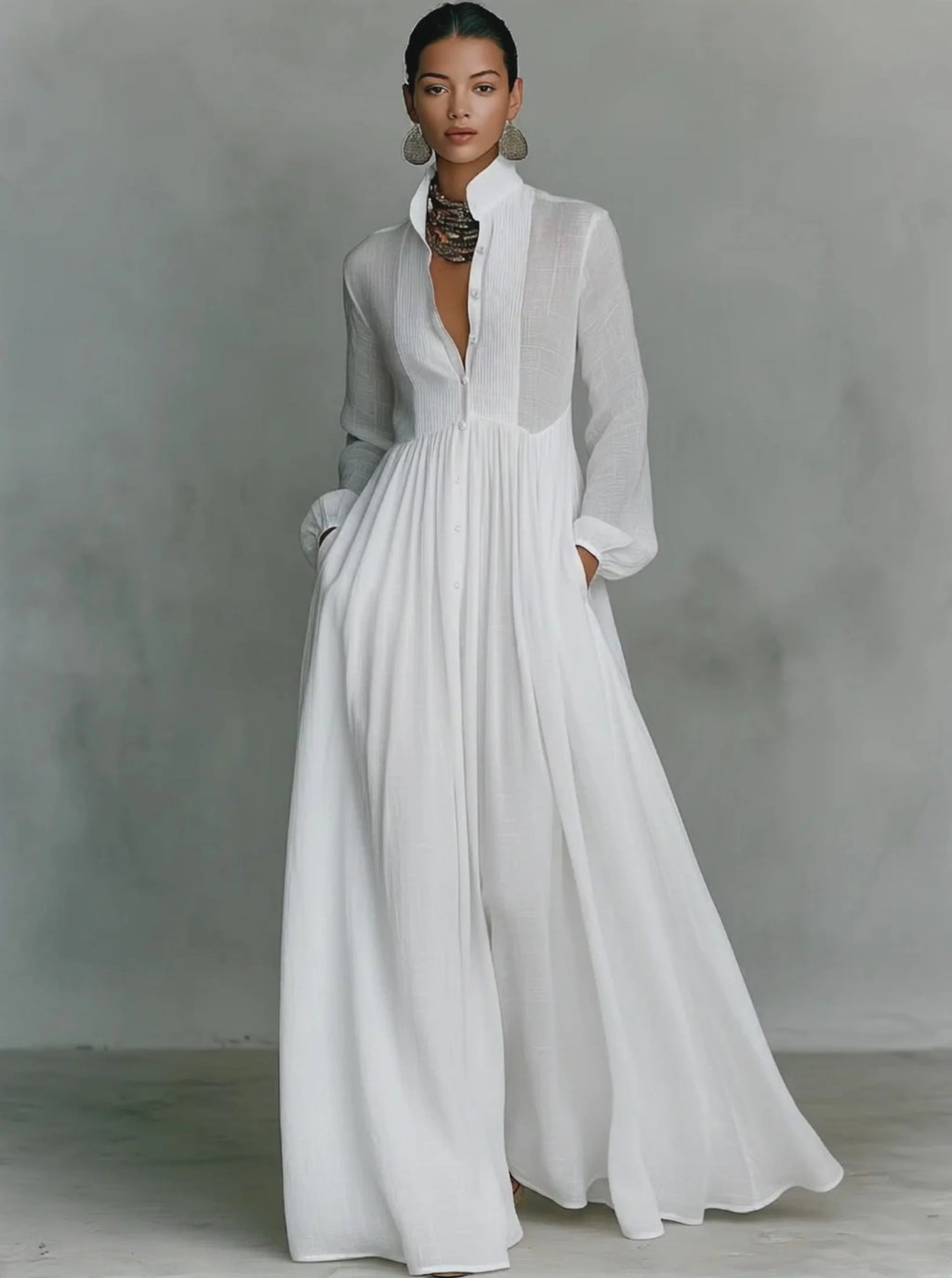 Noelia | Vestido Largo Minimalista con Cuello Alto