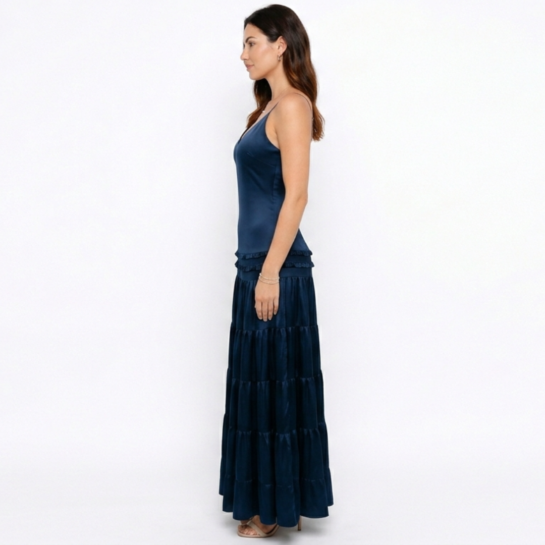 Celeste | Vestido Largo Verde con Espalda Abierta y Capas Fluídas